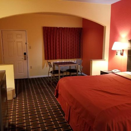 Texan Inn & Suites Louetta Экстерьер фото