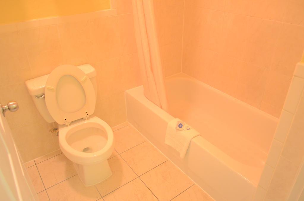 Texan Inn & Suites Louetta Экстерьер фото