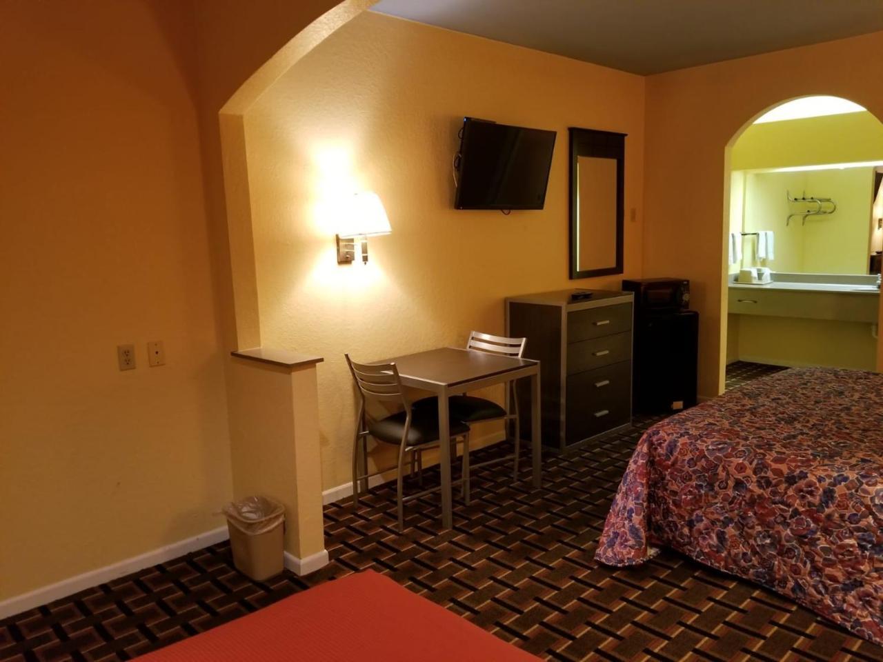 Texan Inn & Suites Louetta Экстерьер фото