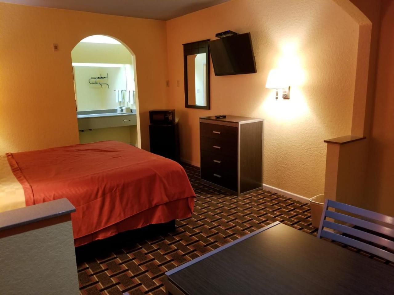 Texan Inn & Suites Louetta Экстерьер фото