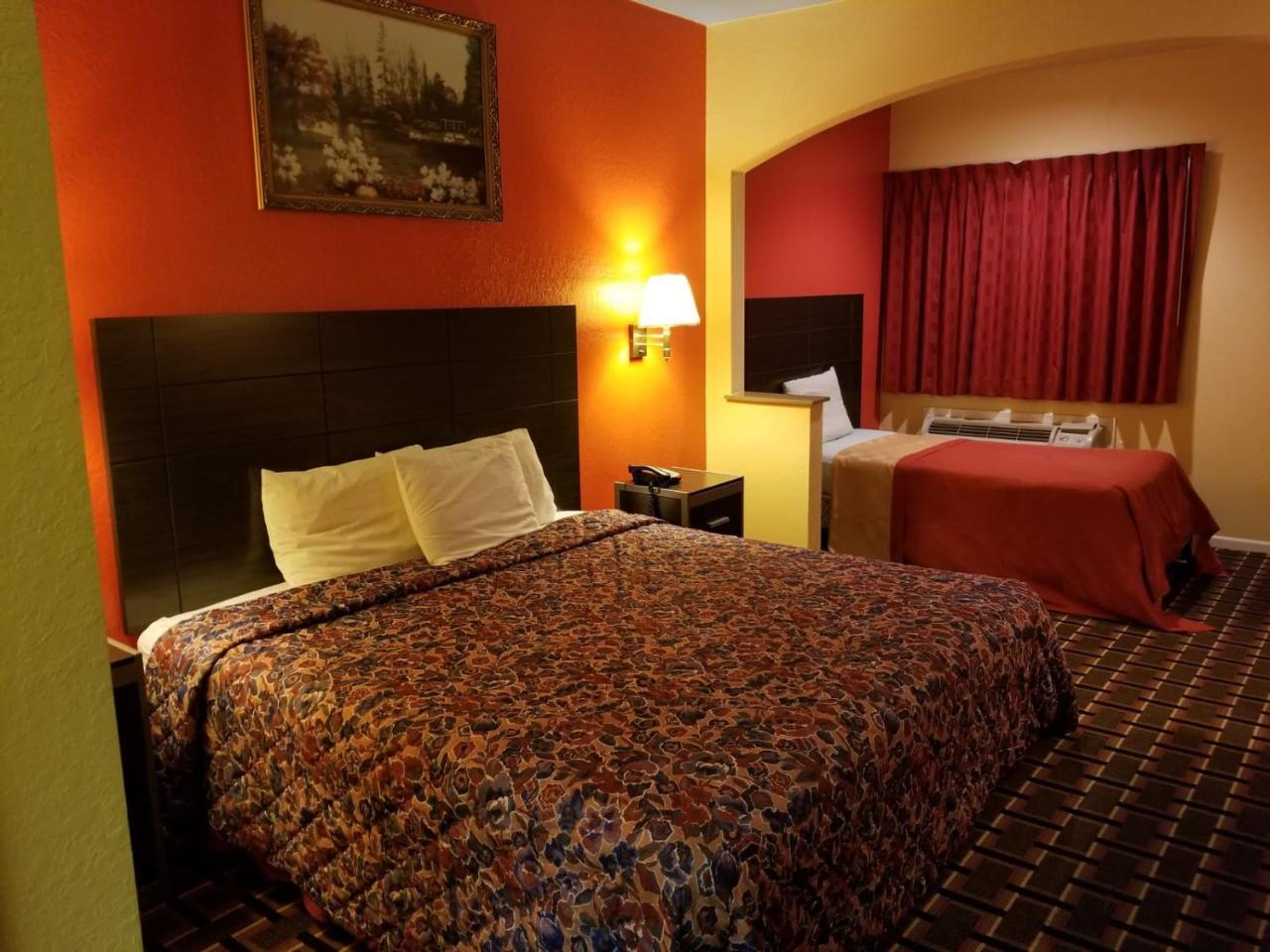 Texan Inn & Suites Louetta Экстерьер фото