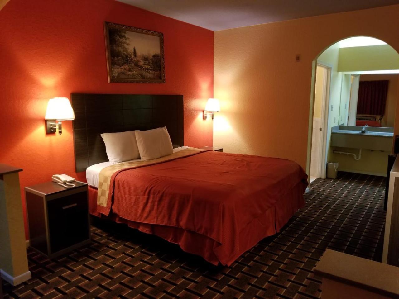 Texan Inn & Suites Louetta Экстерьер фото